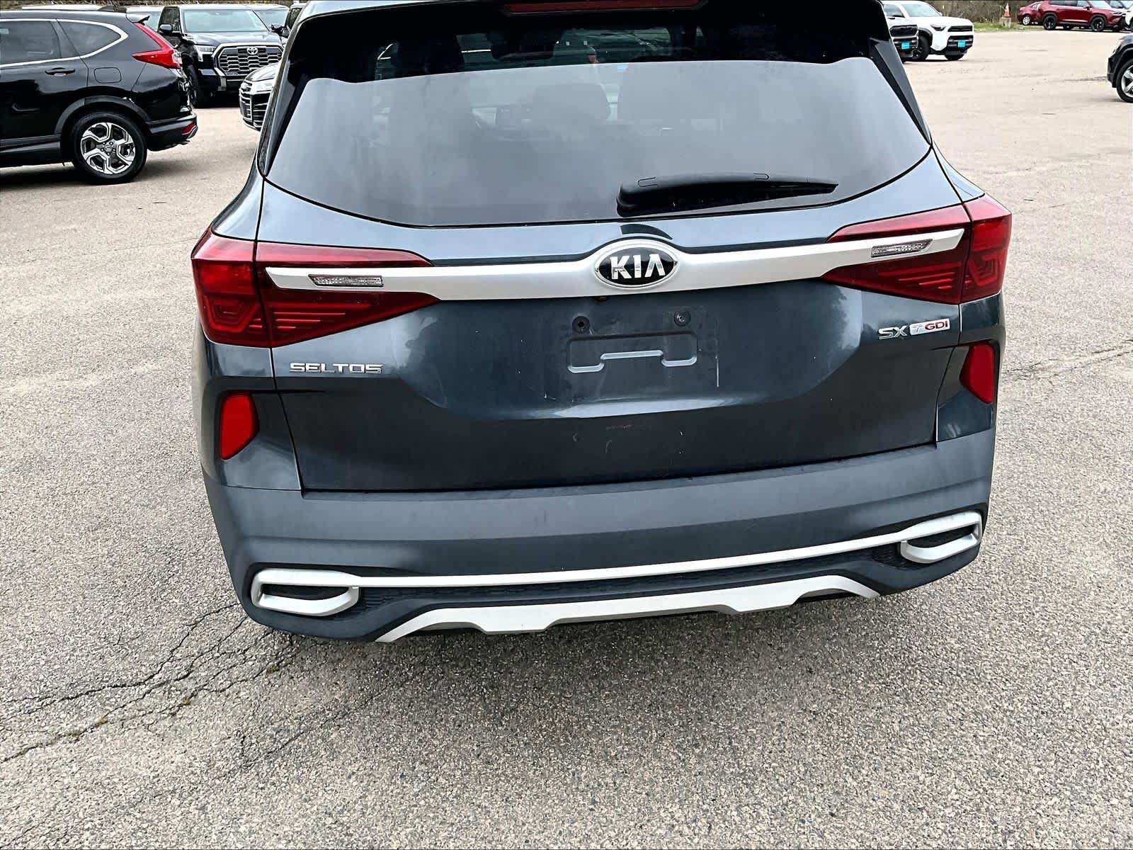Used 2021 Kia Seltos SX w/ SX Sunroof Package AWD/4WD image 7