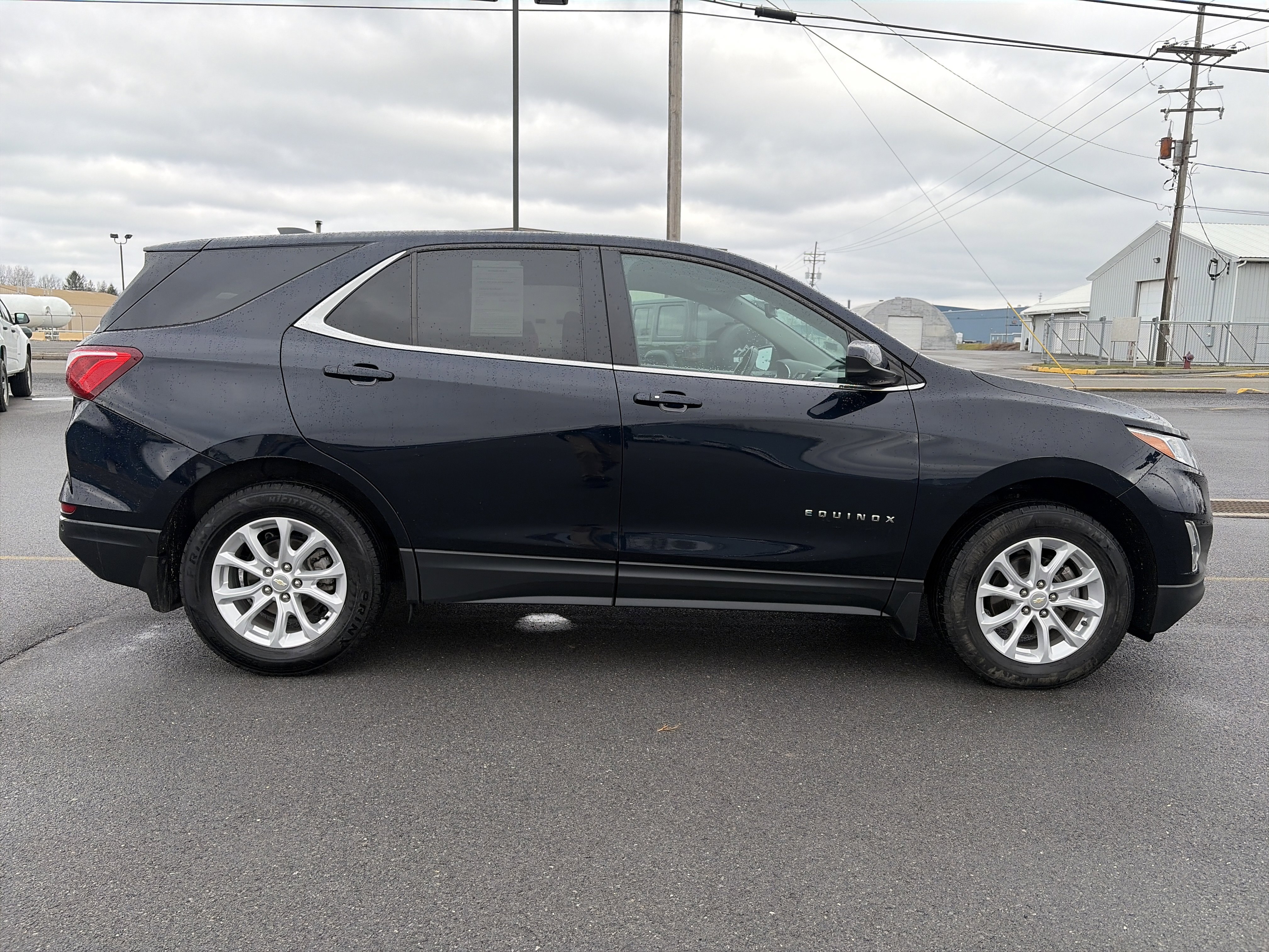 Used 2021 Chevrolet Equinox LT image 2