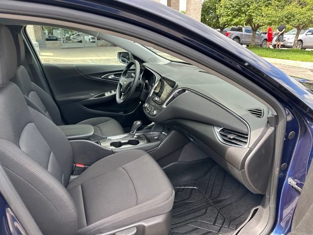 Used 2018 Chevrolet Malibu LT w/ Driver Confidence Package FWD image 17