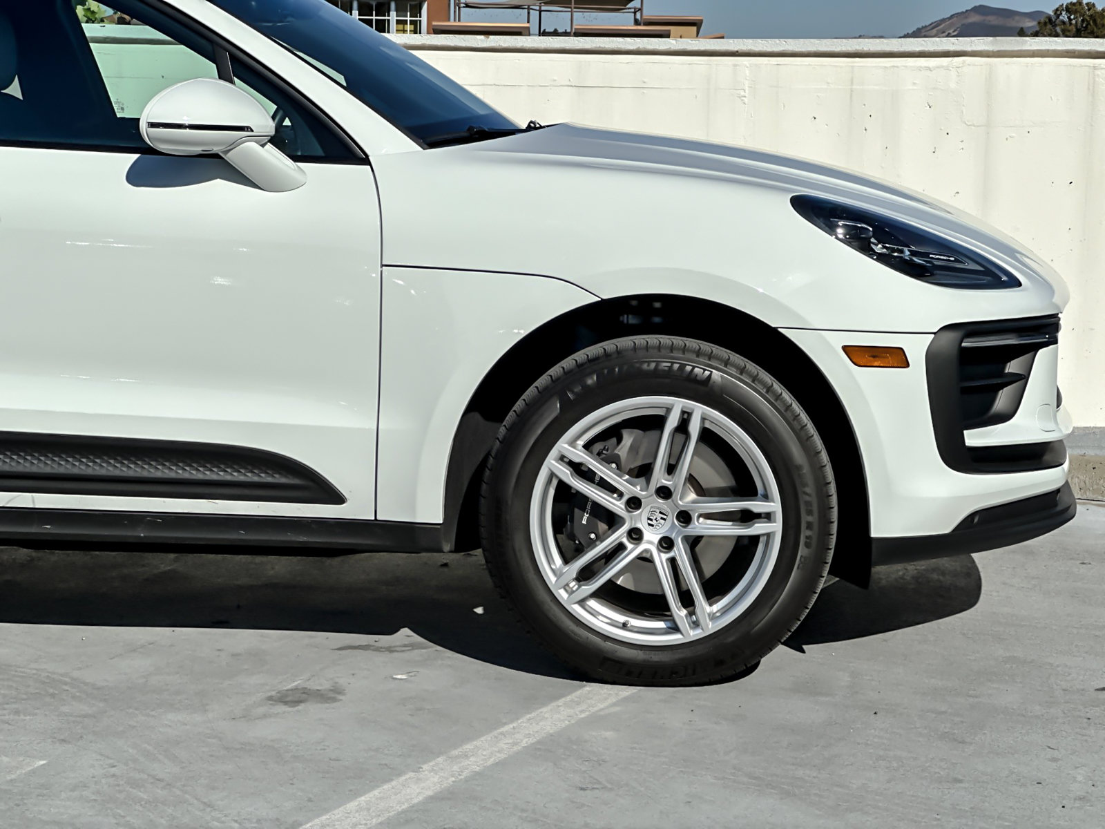 Certified 2026 Porsche Macan AWD/4WD image 34