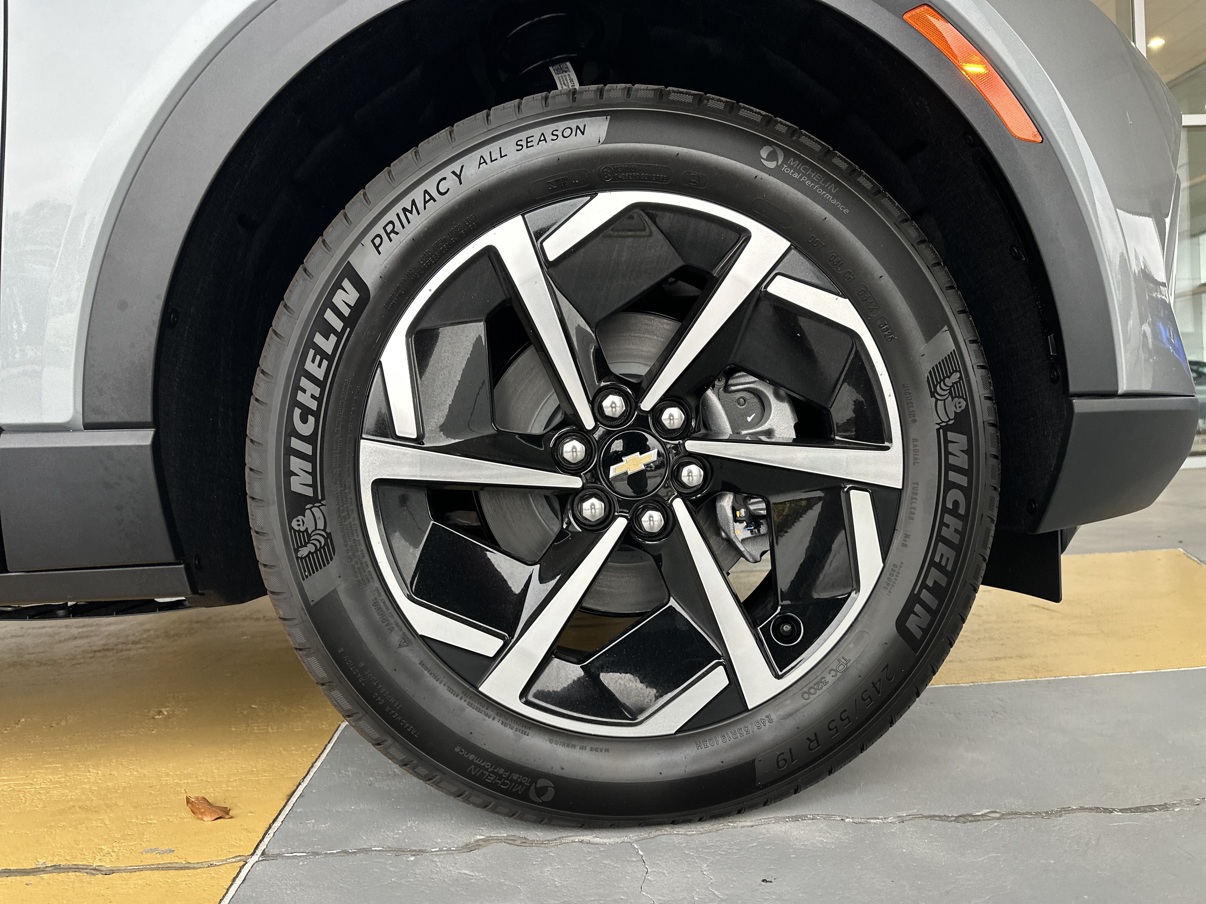 New 2026 Chevrolet Equinox EV LT AWD/4WD image 14