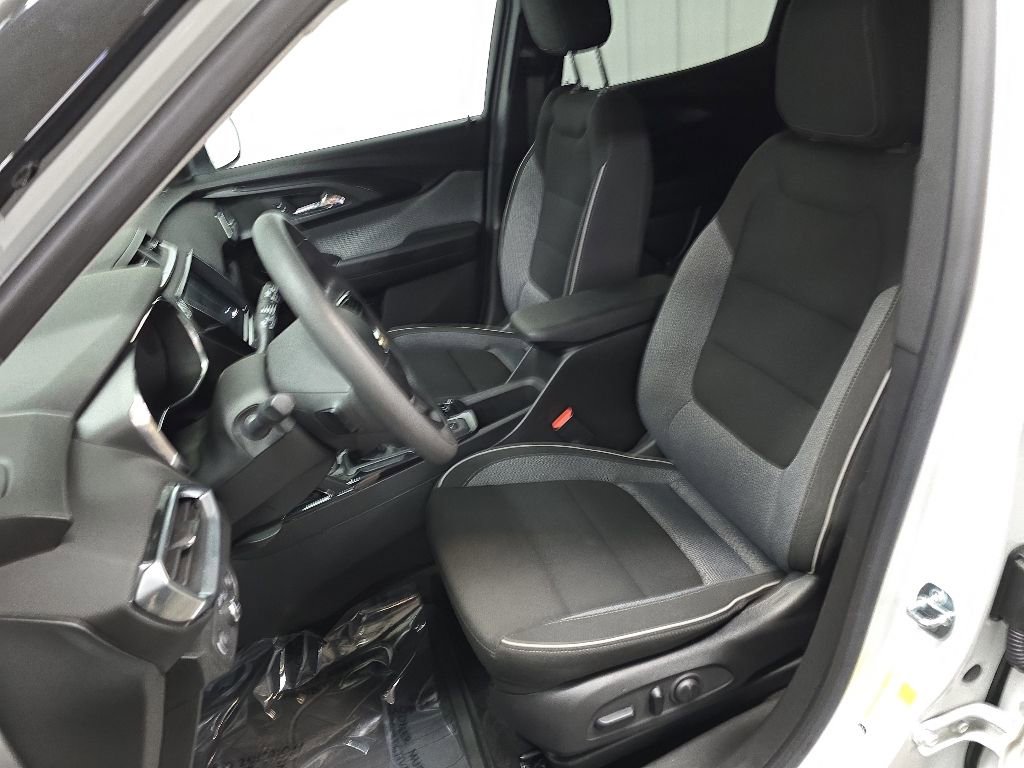 Used 2023 Chevrolet TrailBlazer LT w/ Convenience Package AWD/4WD image 29