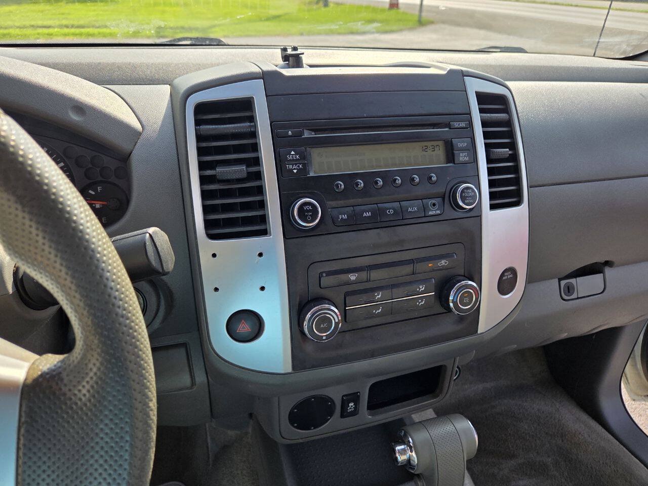 Used 2015 Nissan Frontier S RWD image 26