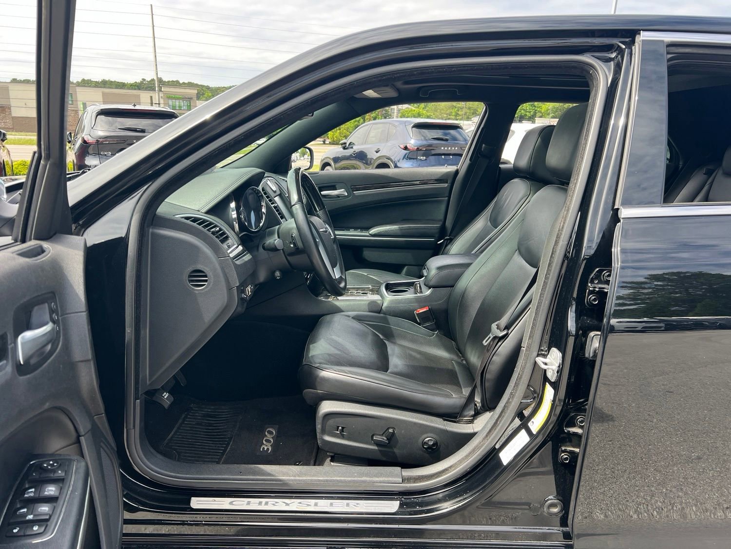 Used 2013 Chrysler 300 C w/ Beats Audio Group RWD image 31