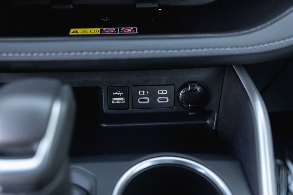 Certified 2025 Toyota Highlander XLE image 21