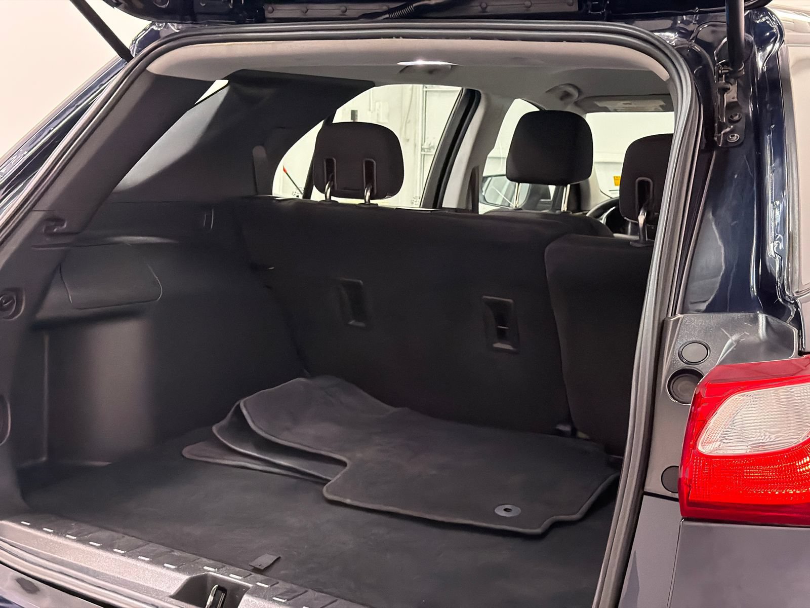 Used 2020 Chevrolet Equinox LS AWD/4WD image 9