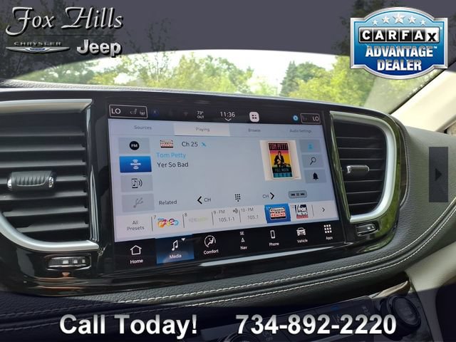 Used 2023 Chrysler Pacifica Limited FWD image 22