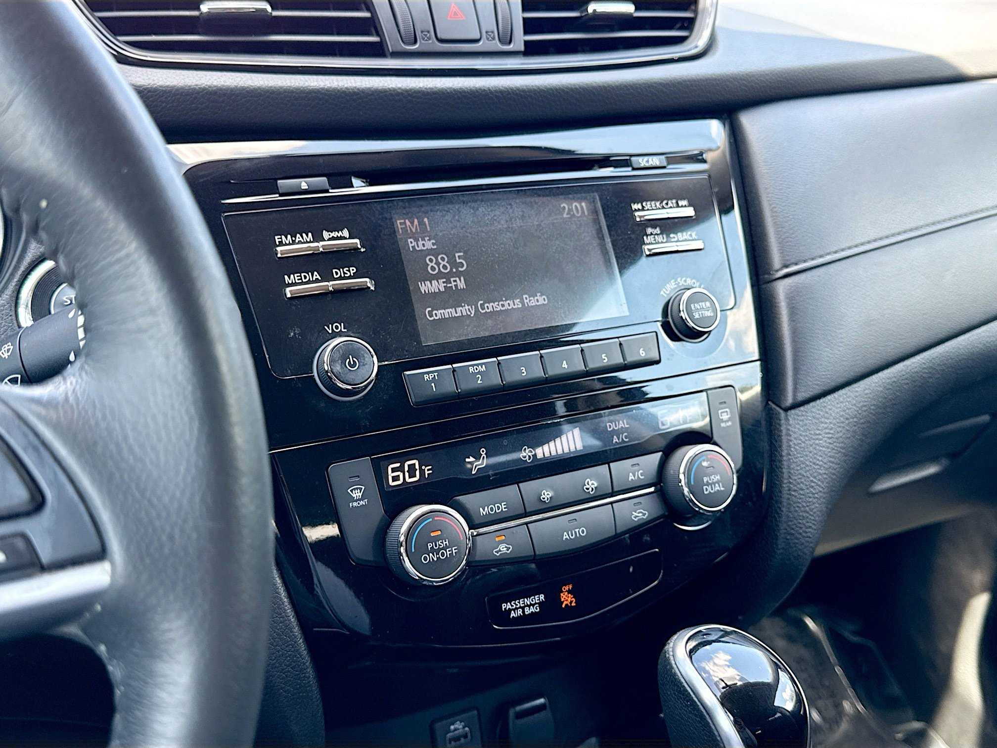 Used 2017 Nissan Rogue SV FWD image 26