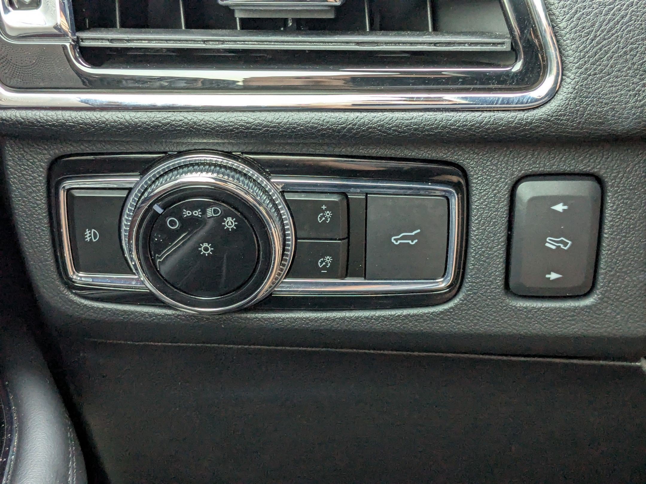 Used 2021 Lincoln Navigator Reserve AWD/4WD image 18