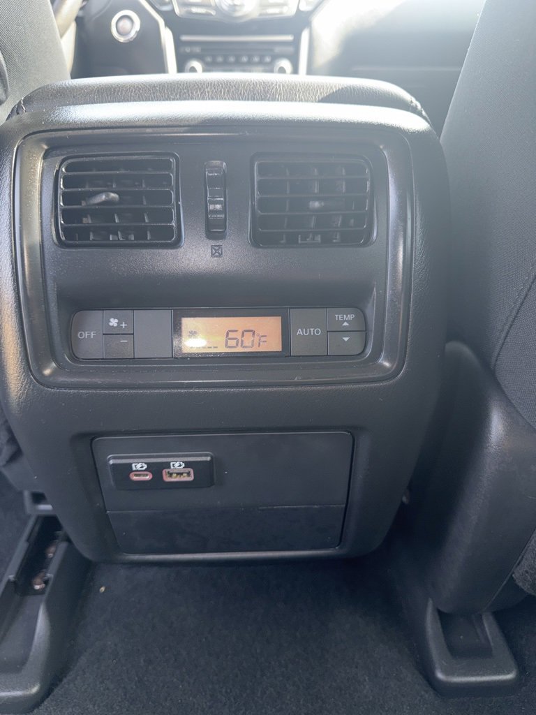 Used 2020 Nissan Pathfinder S image 14