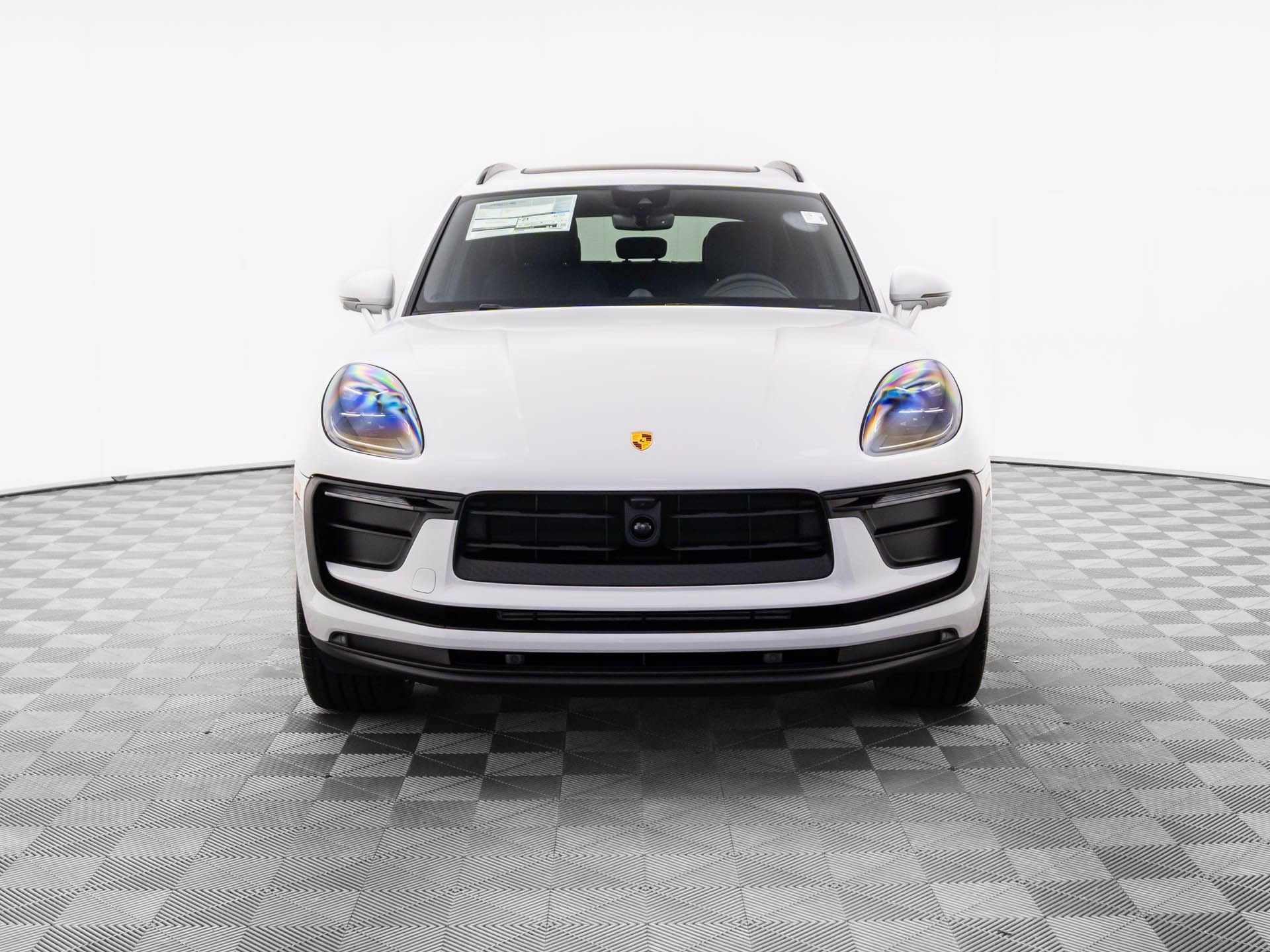 Certified 2026 Porsche Macan image 9