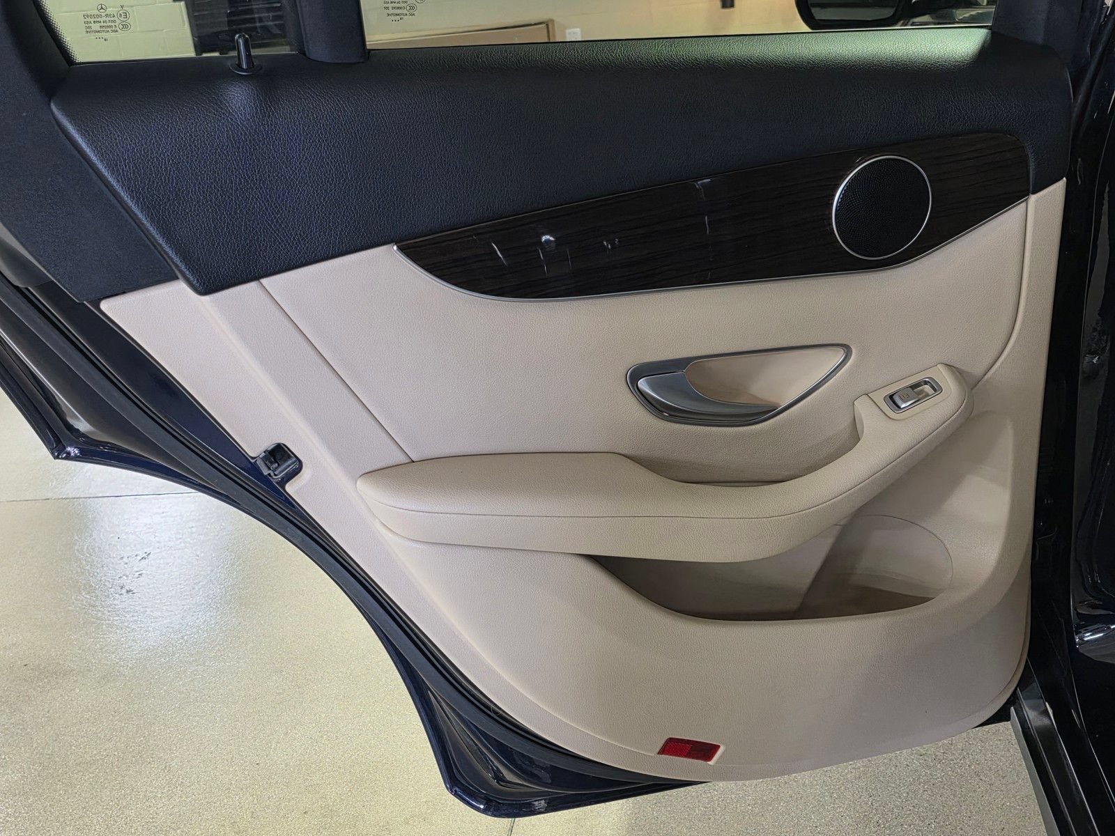 Used 2019 Mercedes-Benz GLC 300 image 9