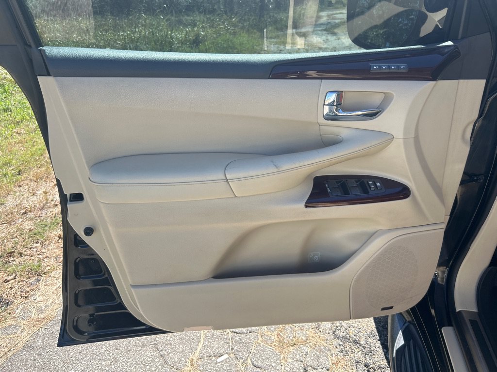 Used 2014 Lexus LX 570 4WD image 7