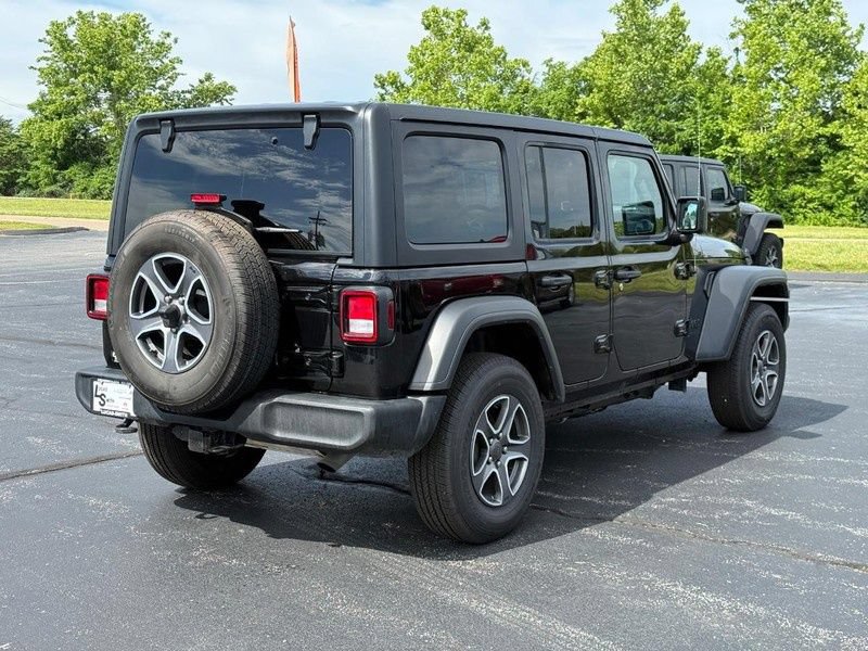 Used 2023 Jeep Wrangler Unlimited Sport AWD/4WD image 3