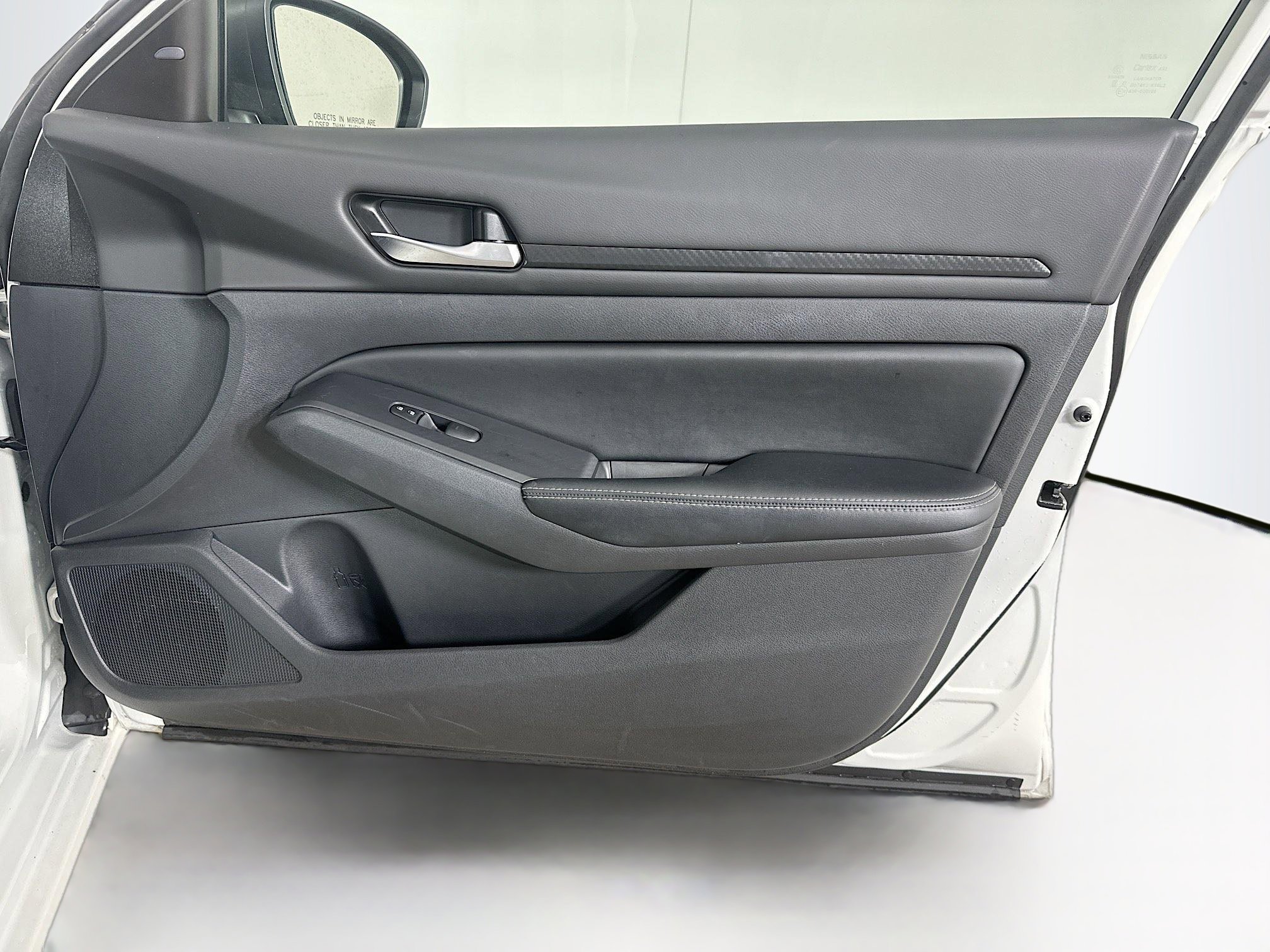 Used 2025 Nissan Altima 2.5 SV image 30