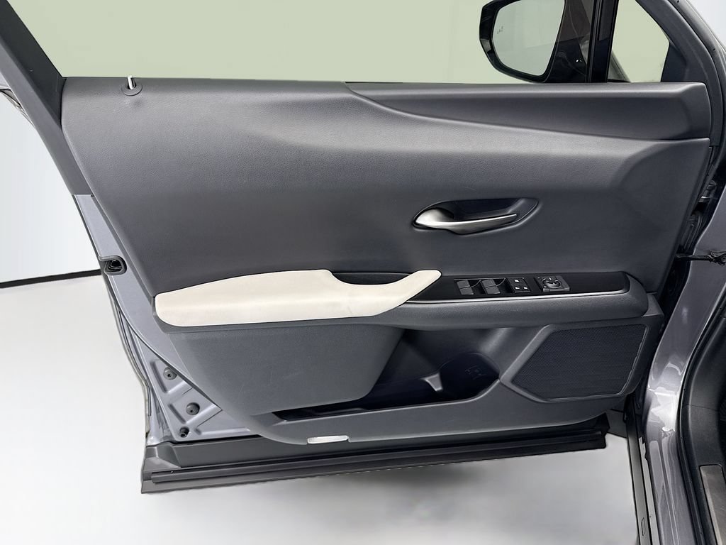 Used 2019 Lexus UX 200 FWD image 22