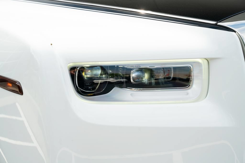 Used 2022 Rolls-Royce Phantom Sedan w/ The Phantom Package RWD image 11
