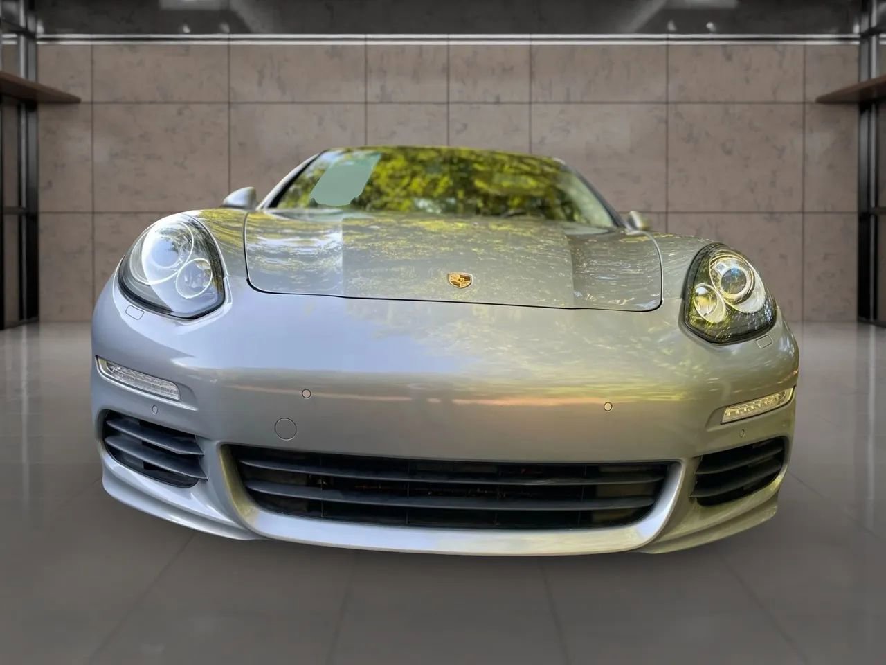 Used 2016 Porsche Panamera S image 8