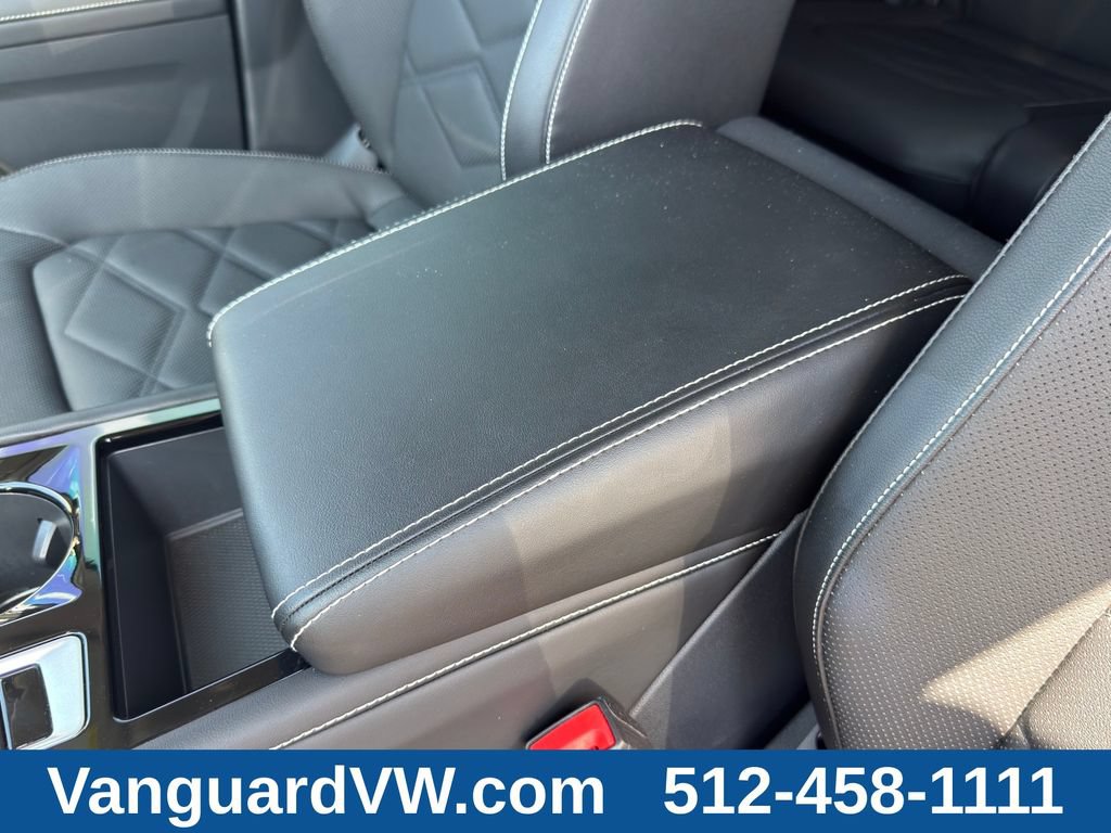 Used 2024 Volkswagen Atlas SE w/ Black Wheel Package FWD image 13
