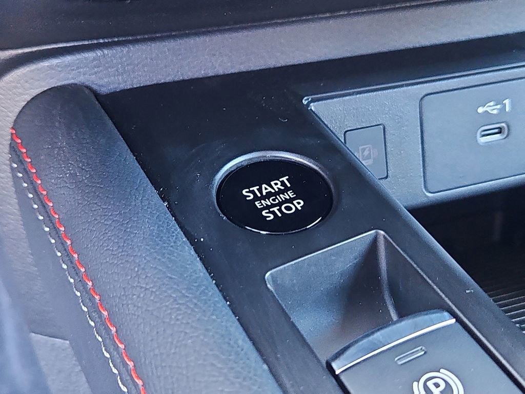 New 2026 Nissan Kicks SR image 9