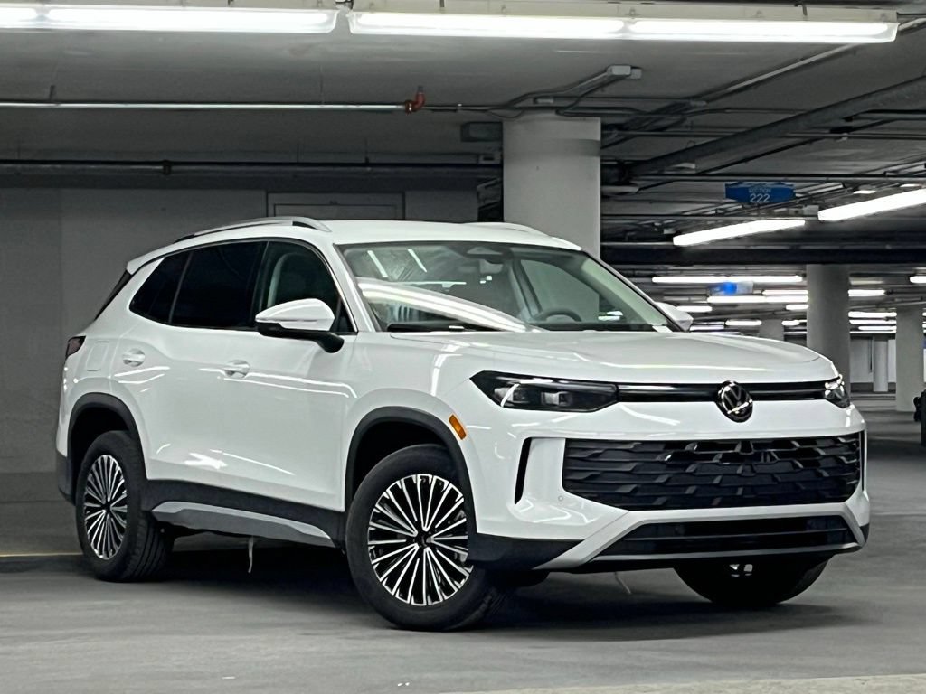New 2026 Volkswagen Tiguan S AWD/4WD image 2