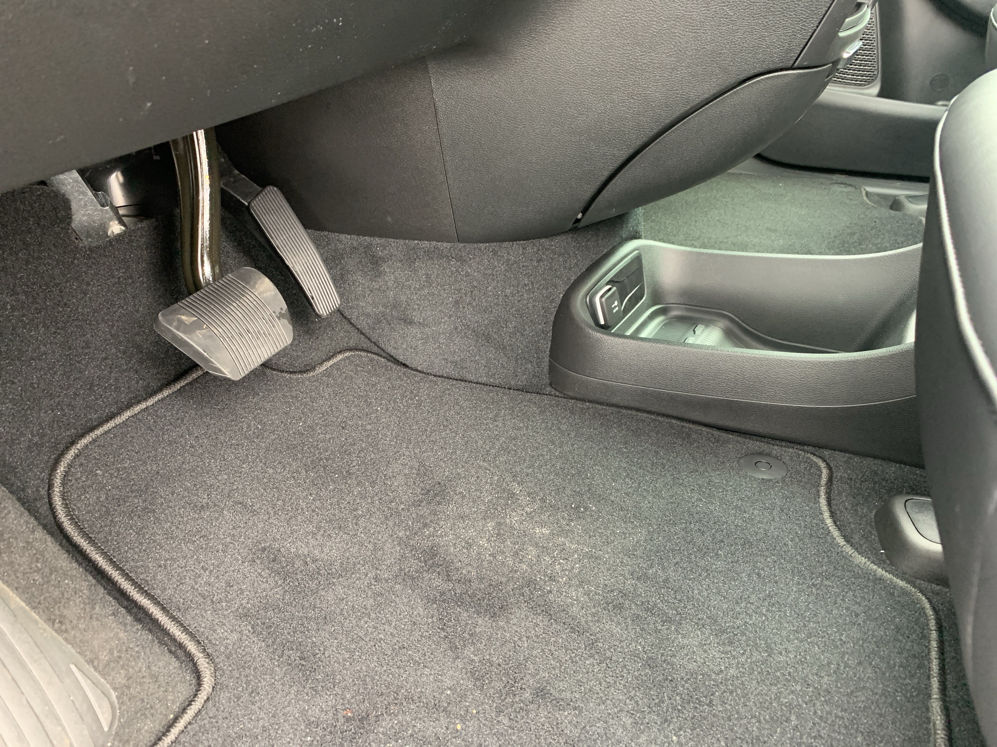 New 2027 Chrysler Pacifica Select FWD image 15