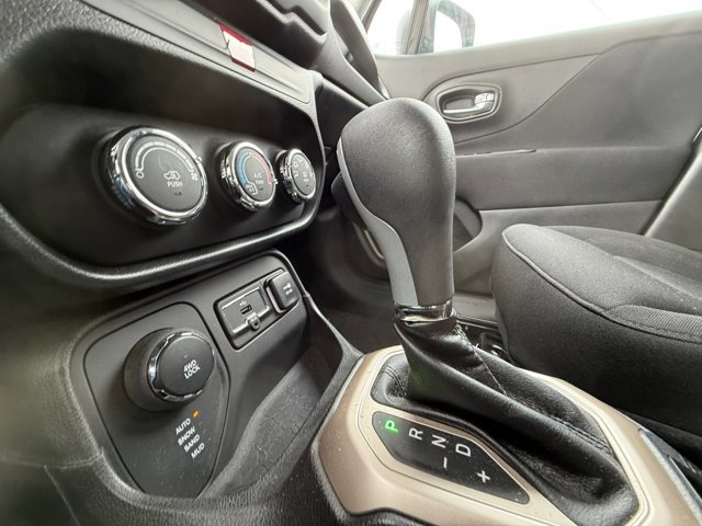 Used 2017 Jeep Renegade Sport w/ Power & Air Group image 24