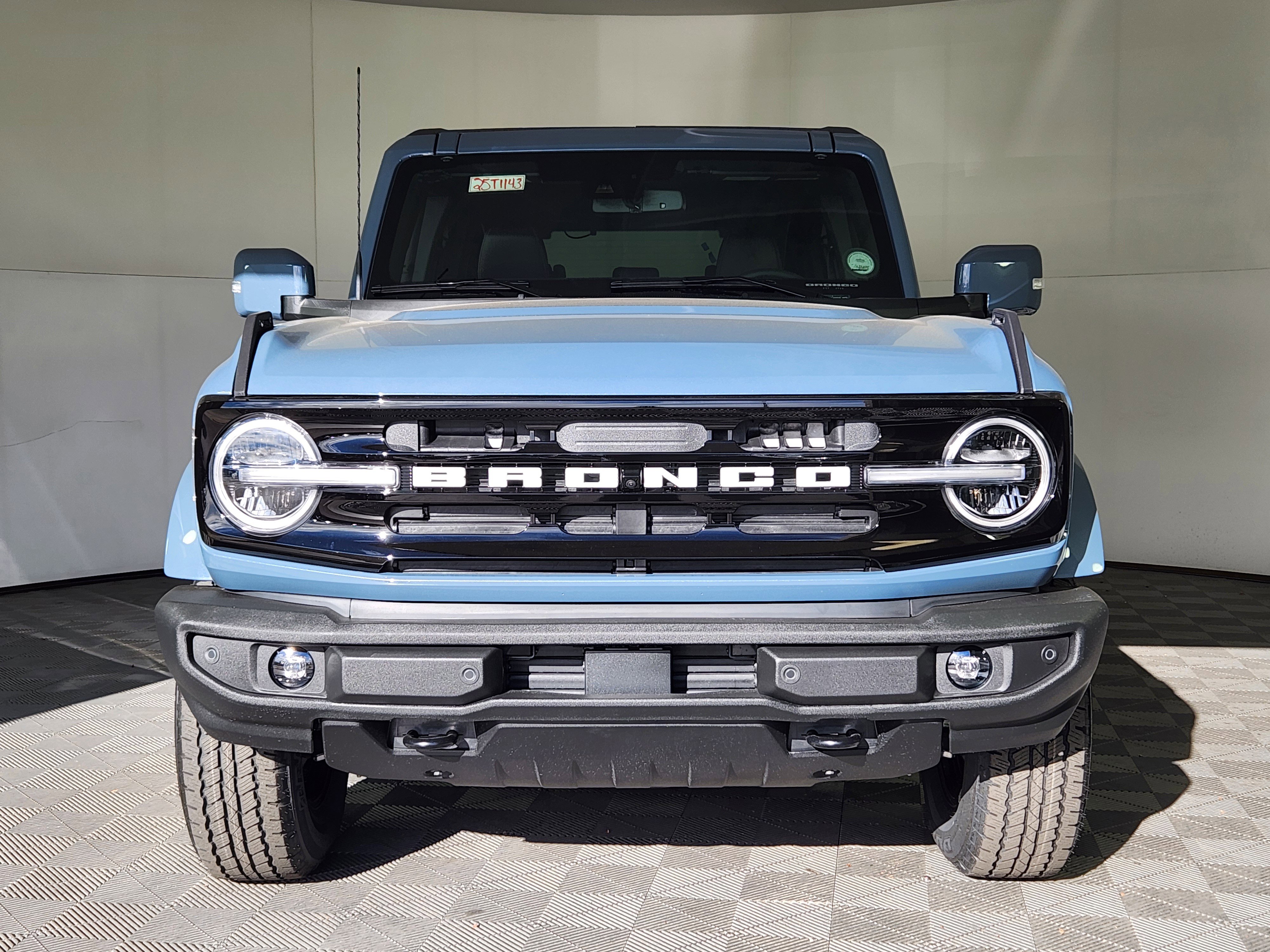 New 2025 Ford Bronco Outer Banks image 2