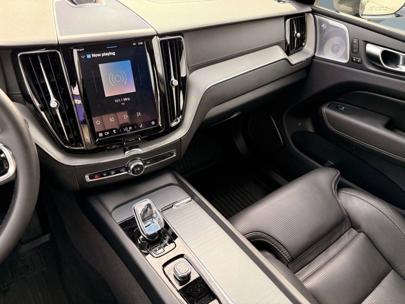 Certified 2024 Volvo XC60 T8 Ultimate w/ Protection Package Premier image 23