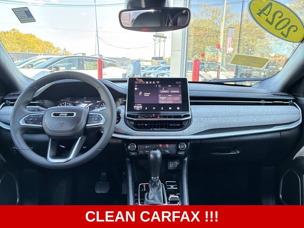 Used 2024 Jeep Compass Latitude AWD/4WD image 17