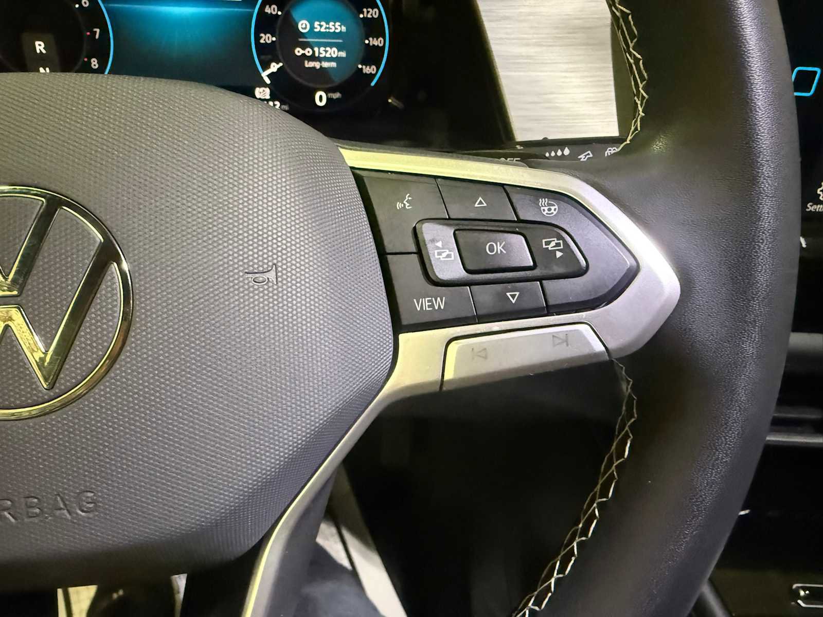 Certified 2024 Volkswagen Atlas Cross Sport SE image 30