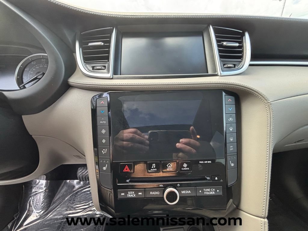 Used 2023 INFINITI QX50 Luxe AWD/4WD image 7