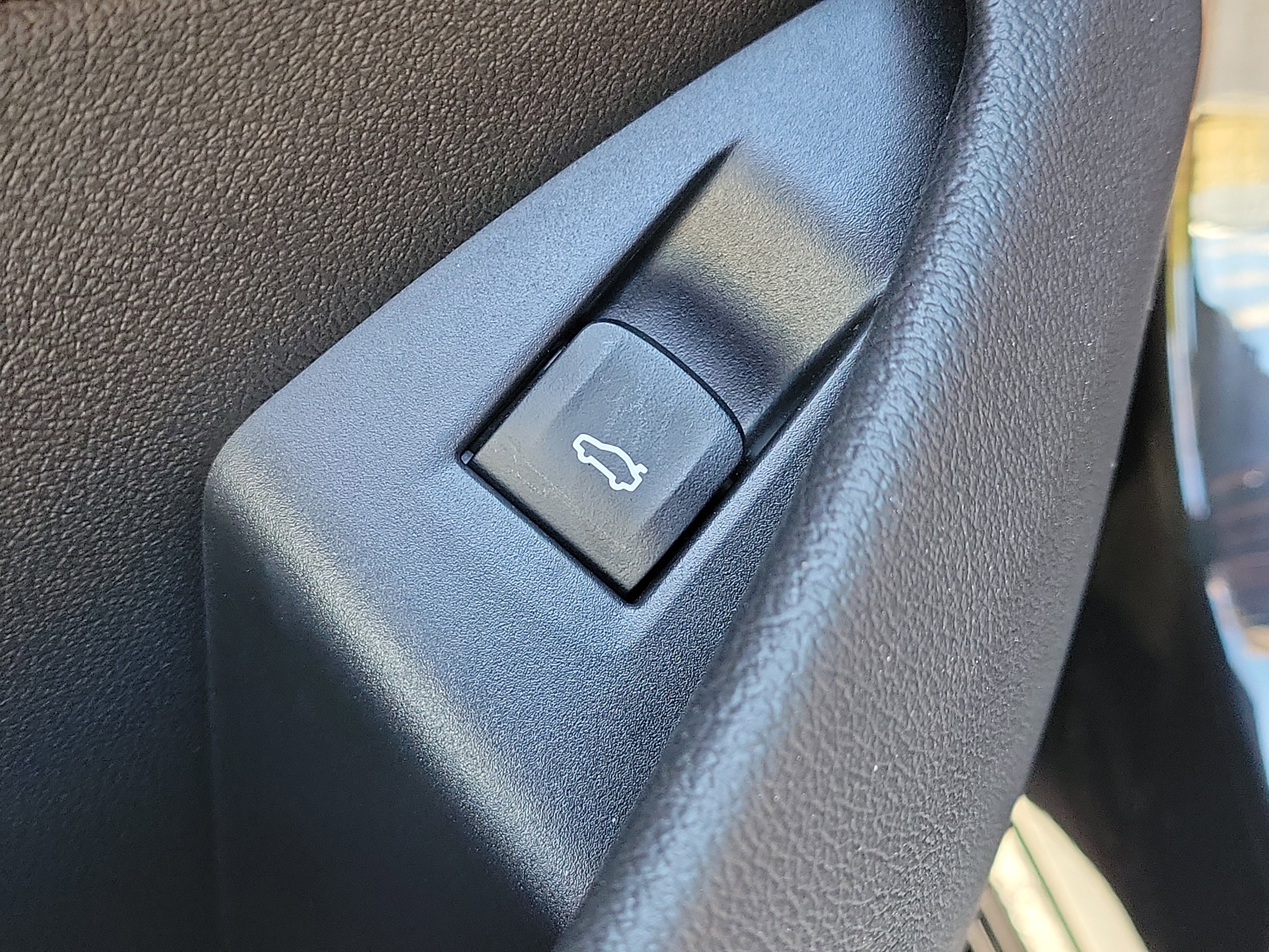 Used 2025 BMW 840i Convertible image 17