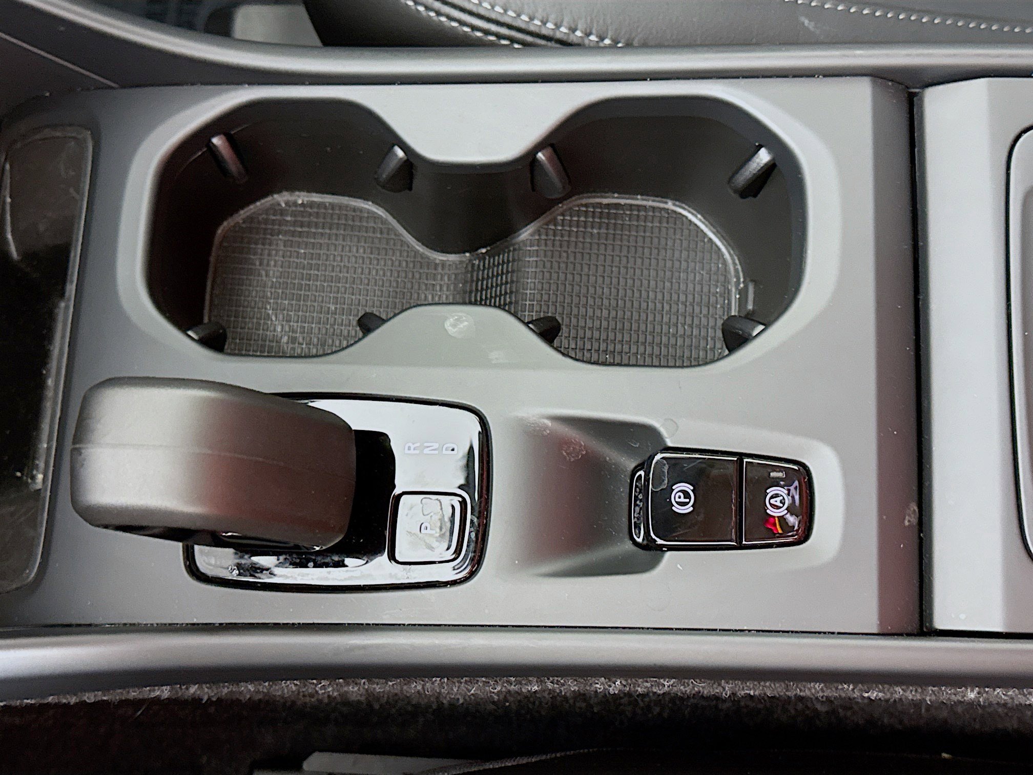 Used 2025 Volvo XC40 B5 Core image 20