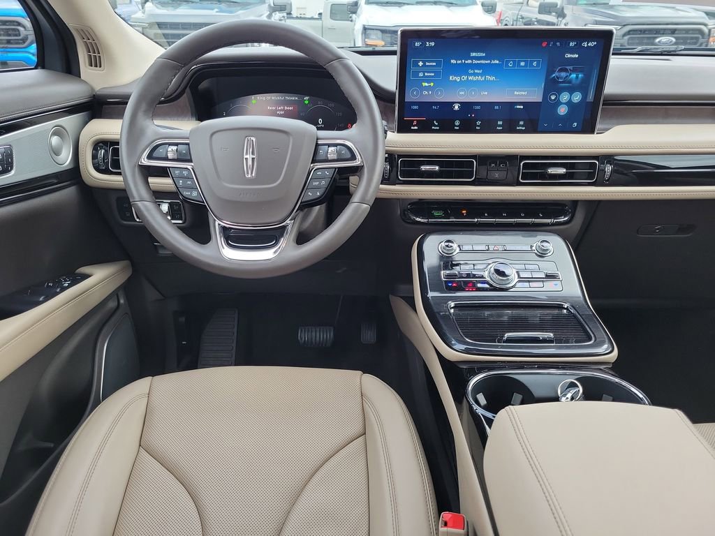 Certified 2023 Lincoln Nautilus Reserve w/ Equipment Group 202A image 12