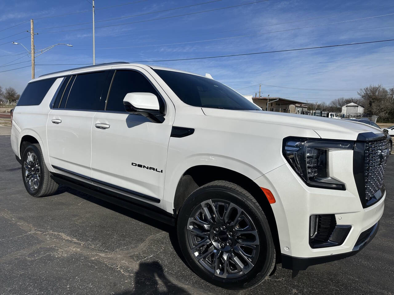 Used 2023 GMC Yukon XL Denali Ultimate image 4