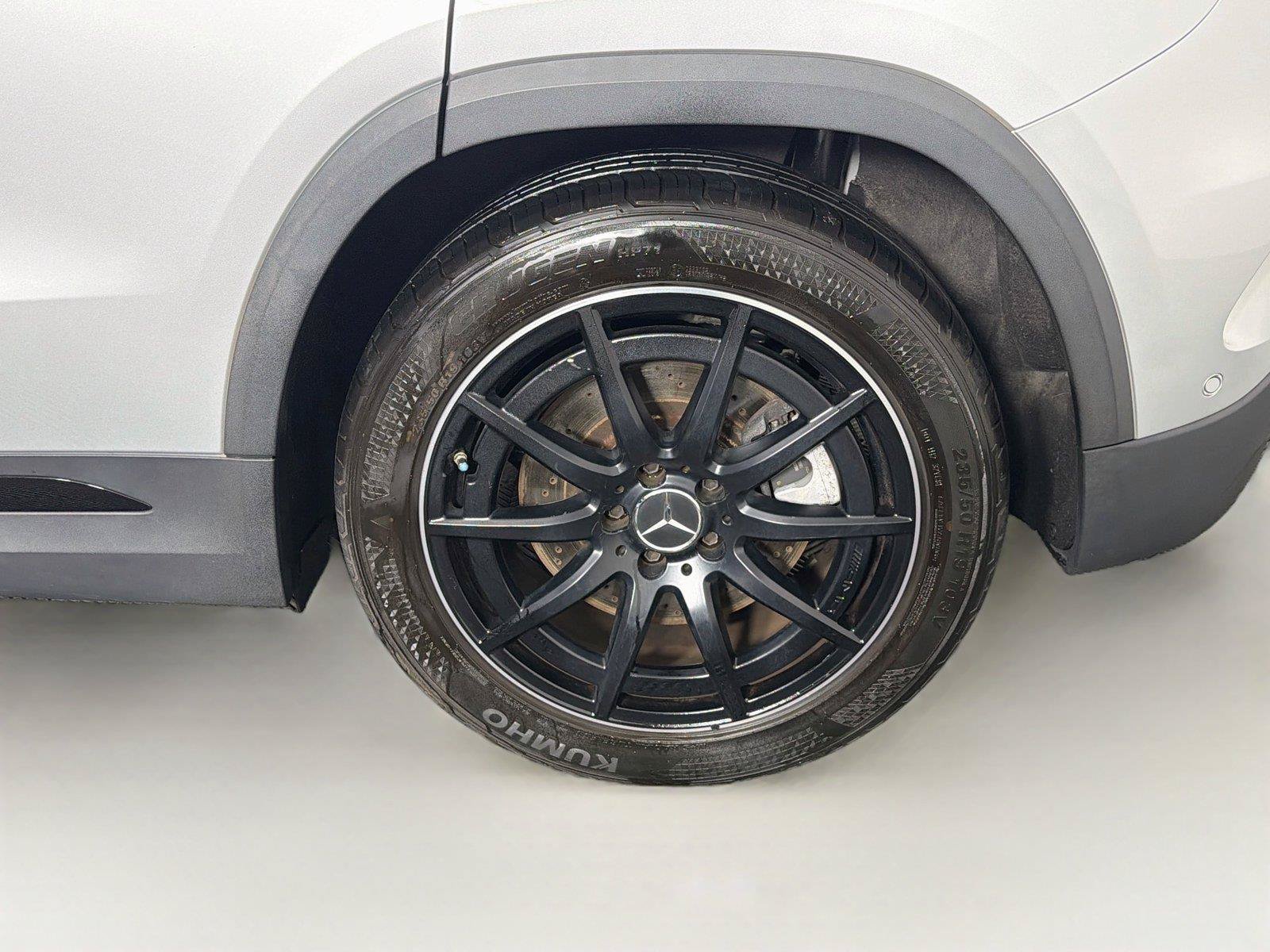 Used 2023 Mercedes-Benz GLA 35 AMG 4MATIC w/ Parking Assistance Package image 33
