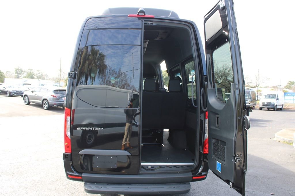 Used 2024 Mercedes-Benz Sprinter 2500 image 42