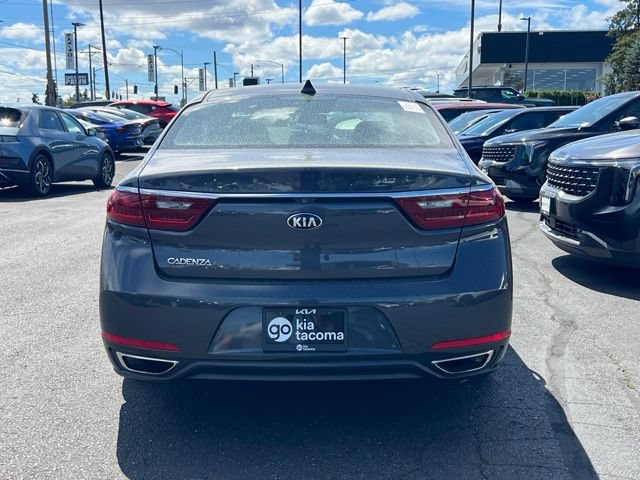 Used 2017 Kia Cadenza Premium FWD image 10
