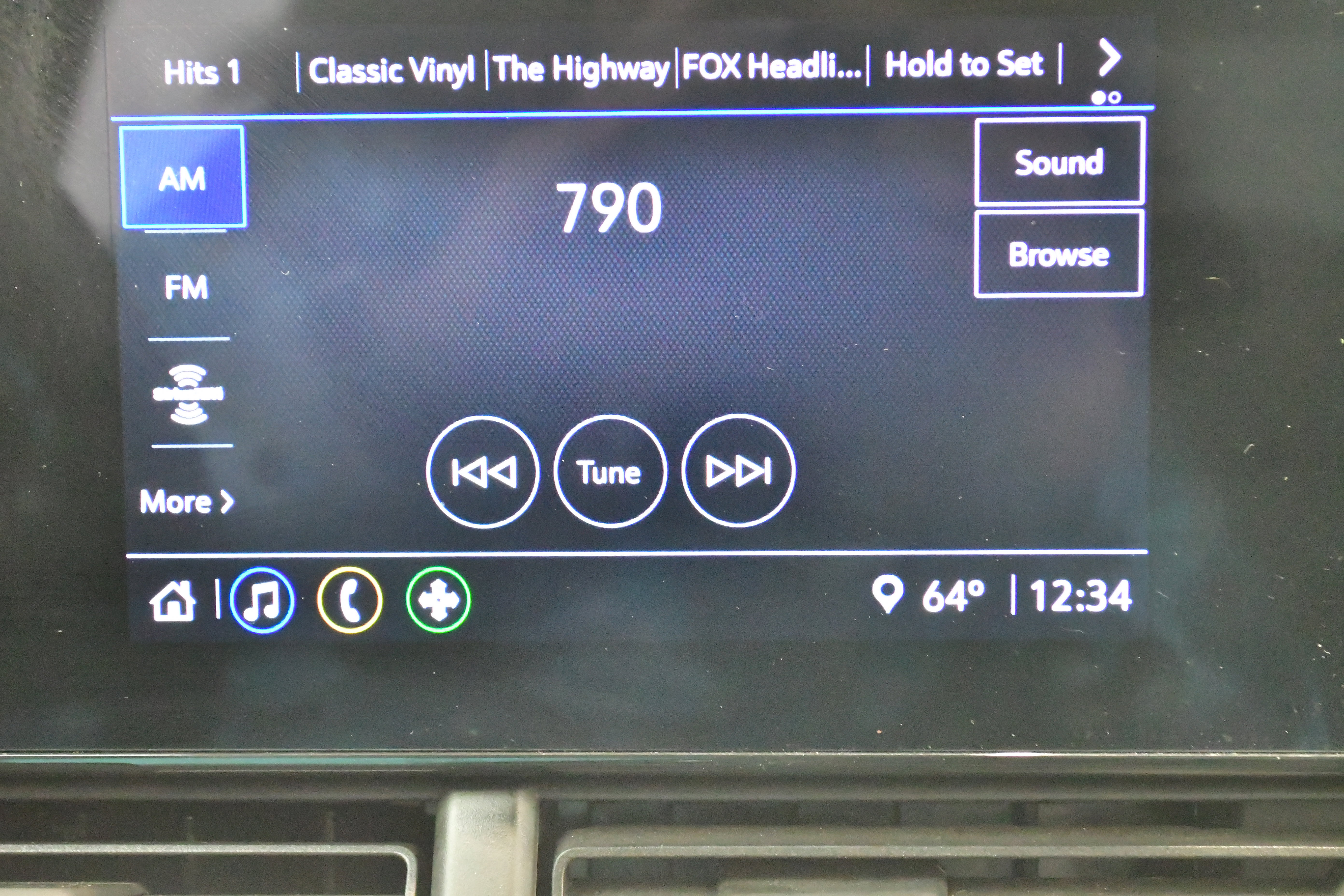 Used 2025 Chevrolet Trax RS w/ Driver Confidence Package FWD image 27