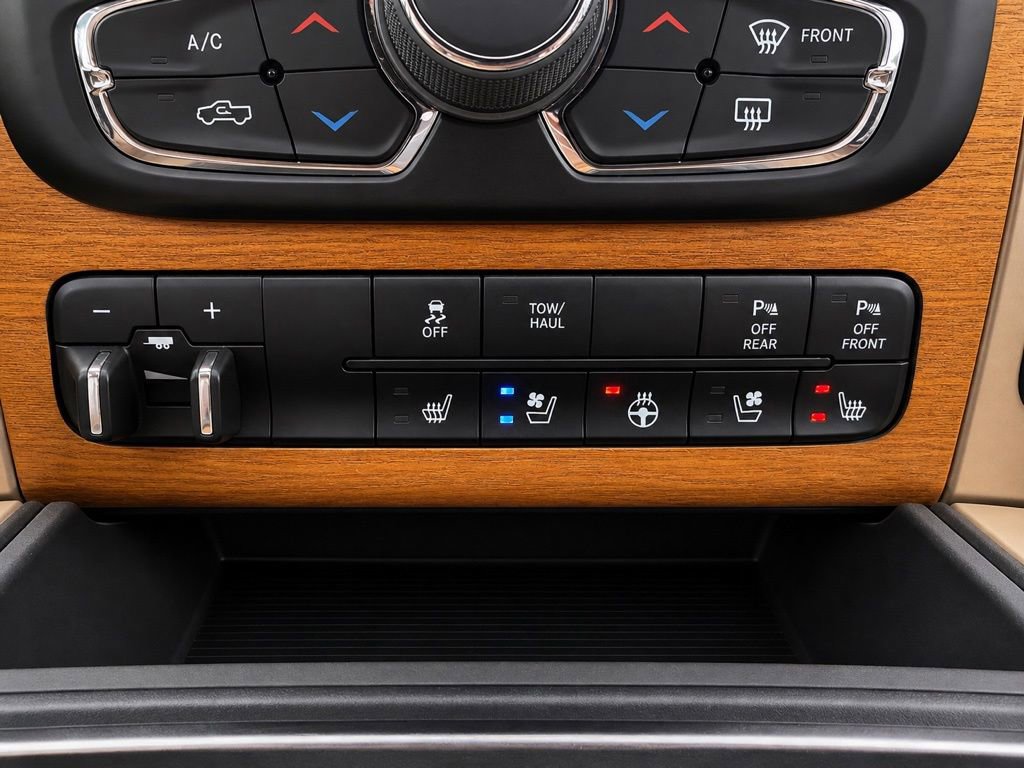 Used 2018 RAM 2500 Longhorn RWD image 32