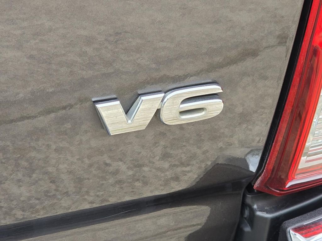 Used 2017 Toyota Tacoma TRD Sport w/ Tow Package (A/T) image 9