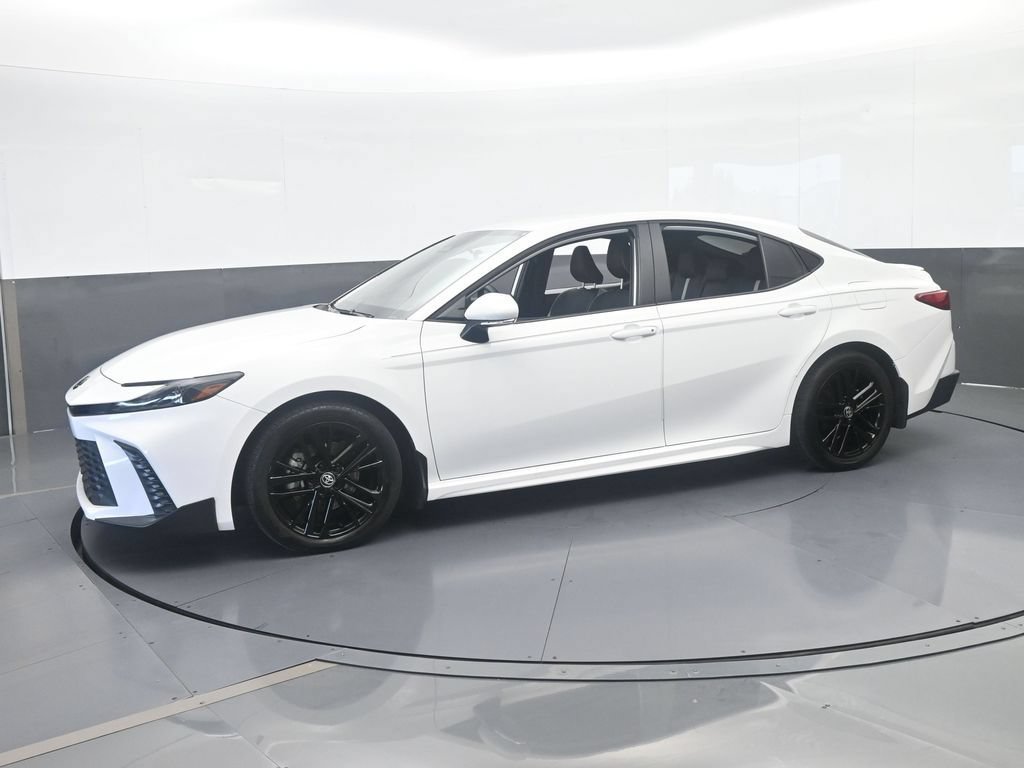 Used 2026 Toyota Camry SE FWD image 2