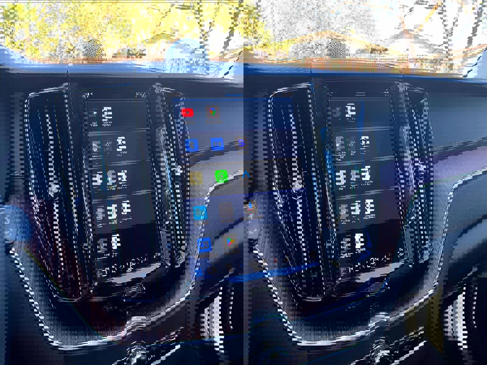 Used 2023 Volvo XC60 T8 Ultimate image 35