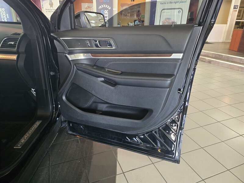 Used 2018 Ford Explorer Limited AWD/4WD image 15