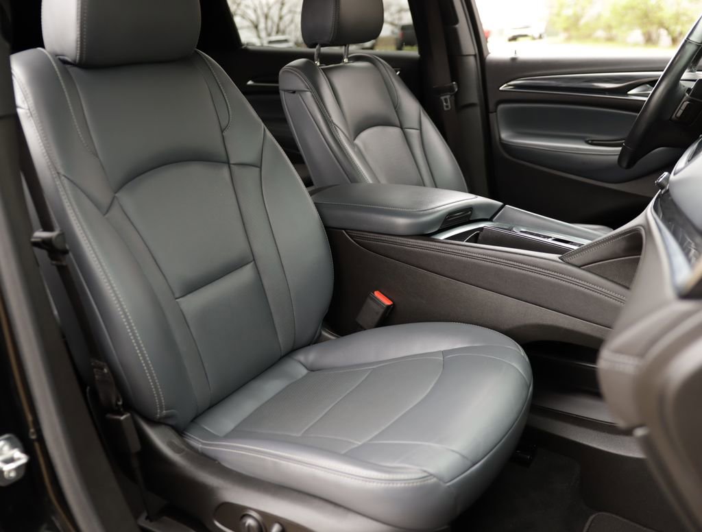 Used 2023 Buick Enclave Essence w/ Sport Touring Edition image 32