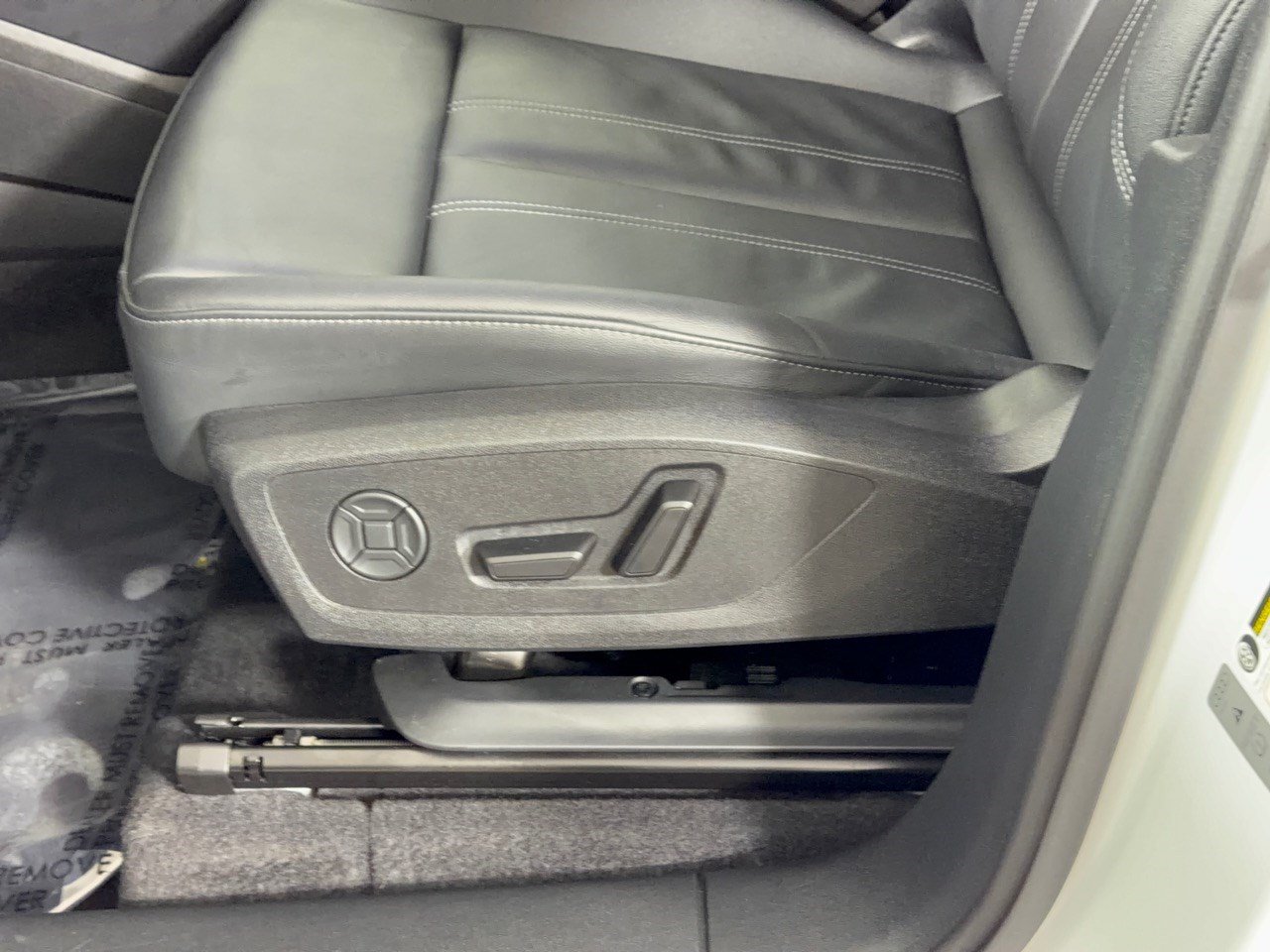 Certified 2025 Audi Q6 e-tron Premium w/ Convenience Package RWD image 16