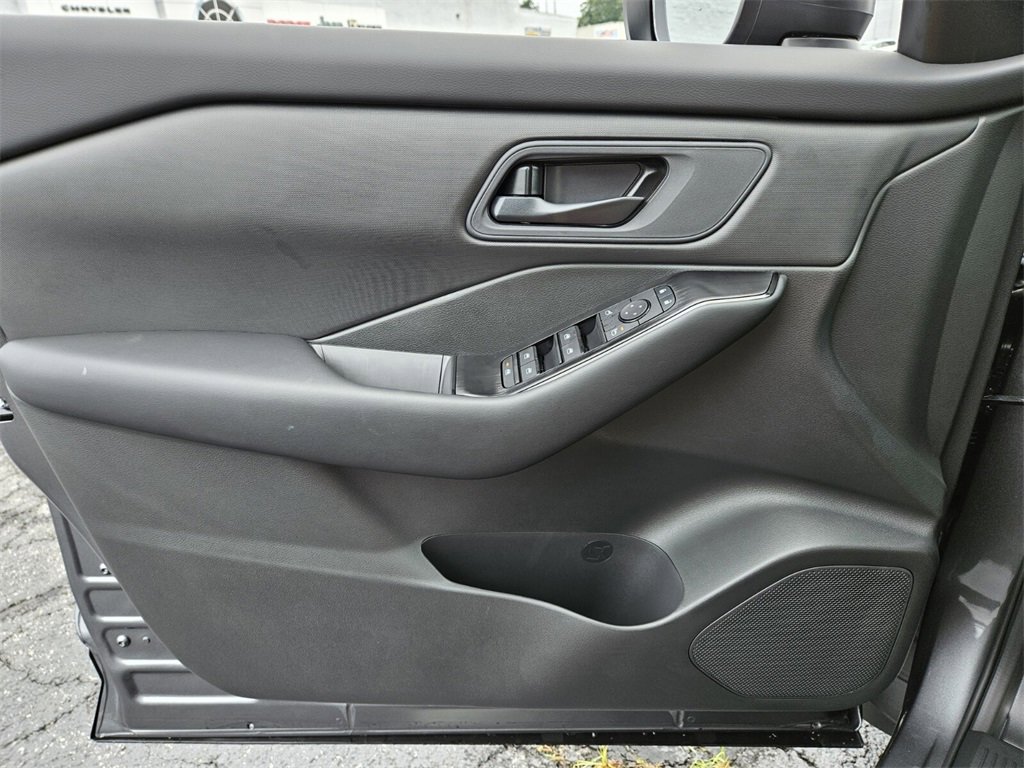 New 2026 Nissan Rogue S image 13