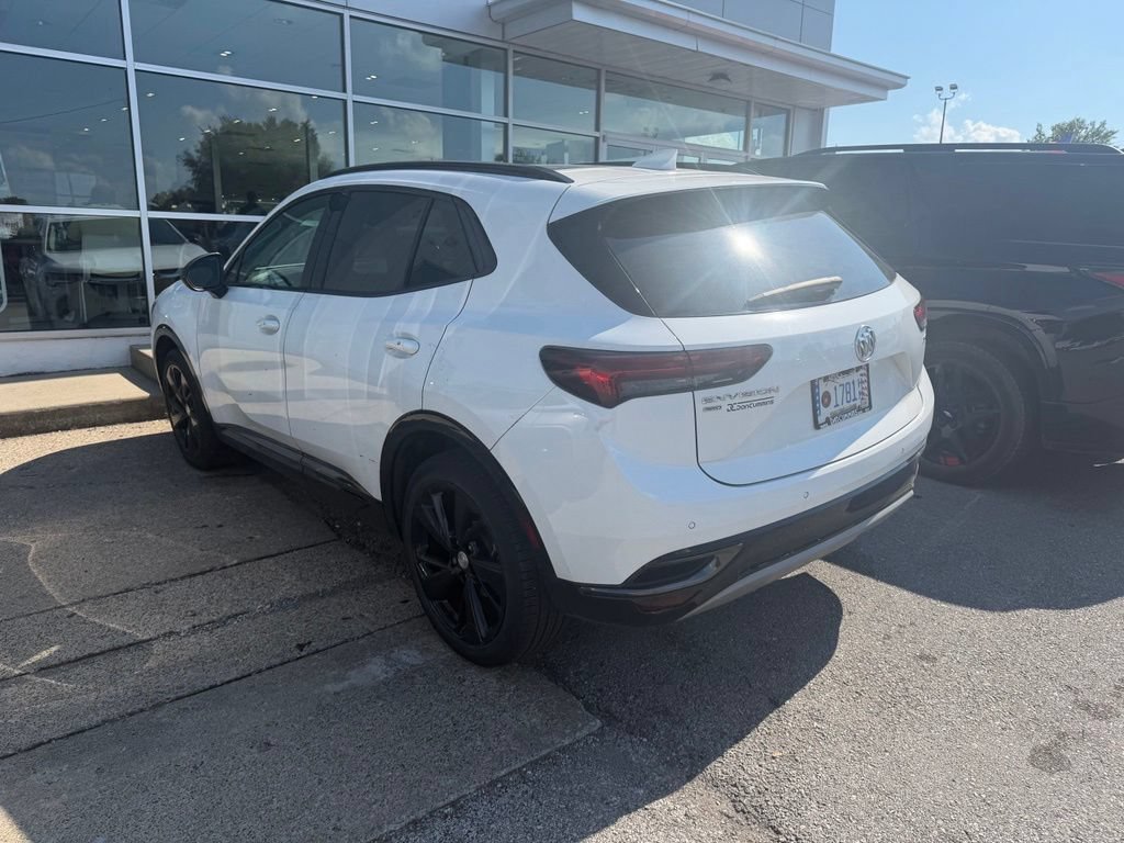 Used 2021 Buick Envision Essence w/ Technology Package I AWD/4WD image 3