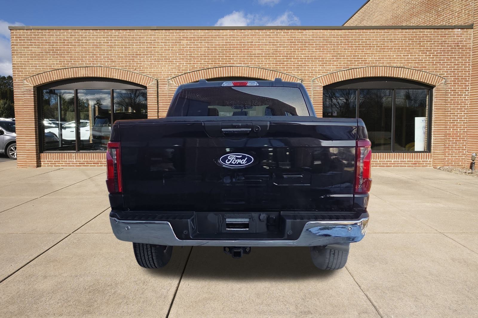 Used 2024 Ford F150 XLT w/ Mobile Office Package image 4